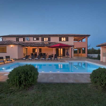 Villa Amber Rojnici Exterior photo
